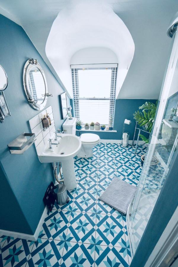Modern Penthouse Apartment In Cobh Town Luaran gambar