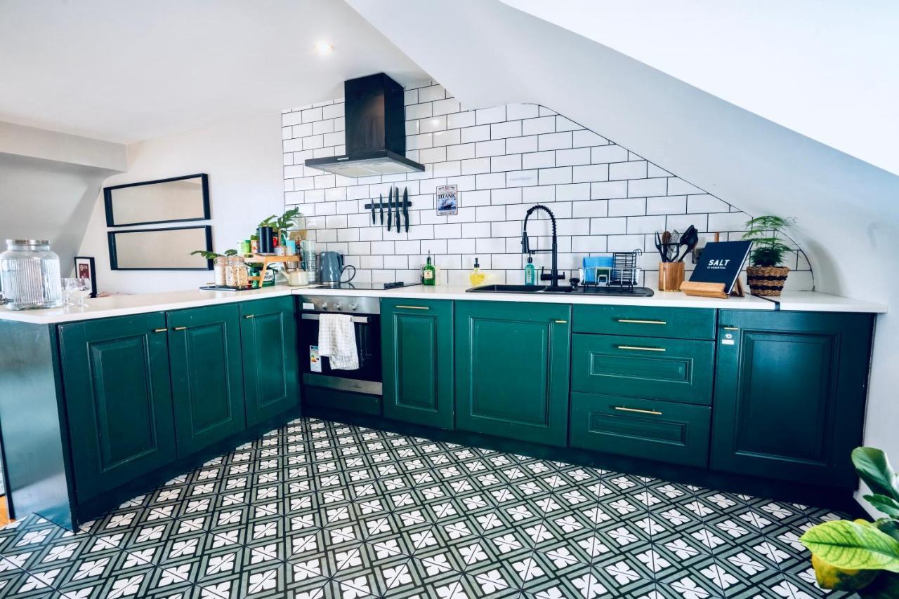 Modern Penthouse Apartment In Cobh Town Luaran gambar